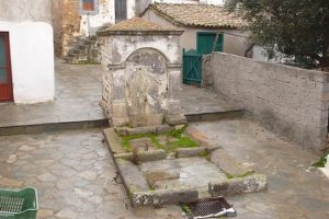 village-water-fountaini